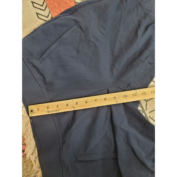 ATHLETA NAVY PULL ON SHORTS W ZIPPER POCKETS, SZ MEDIUM - Picture 11 of 11